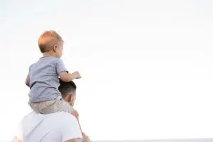 Faltas para assistência a filho: são pagas, descontadas ou cobertas pela Segurança Social?